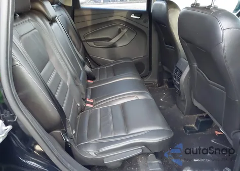 2017 Ford Escape Titanium z USA, uszkodzony, nr VIN 1FMCU9JD2HUD71023